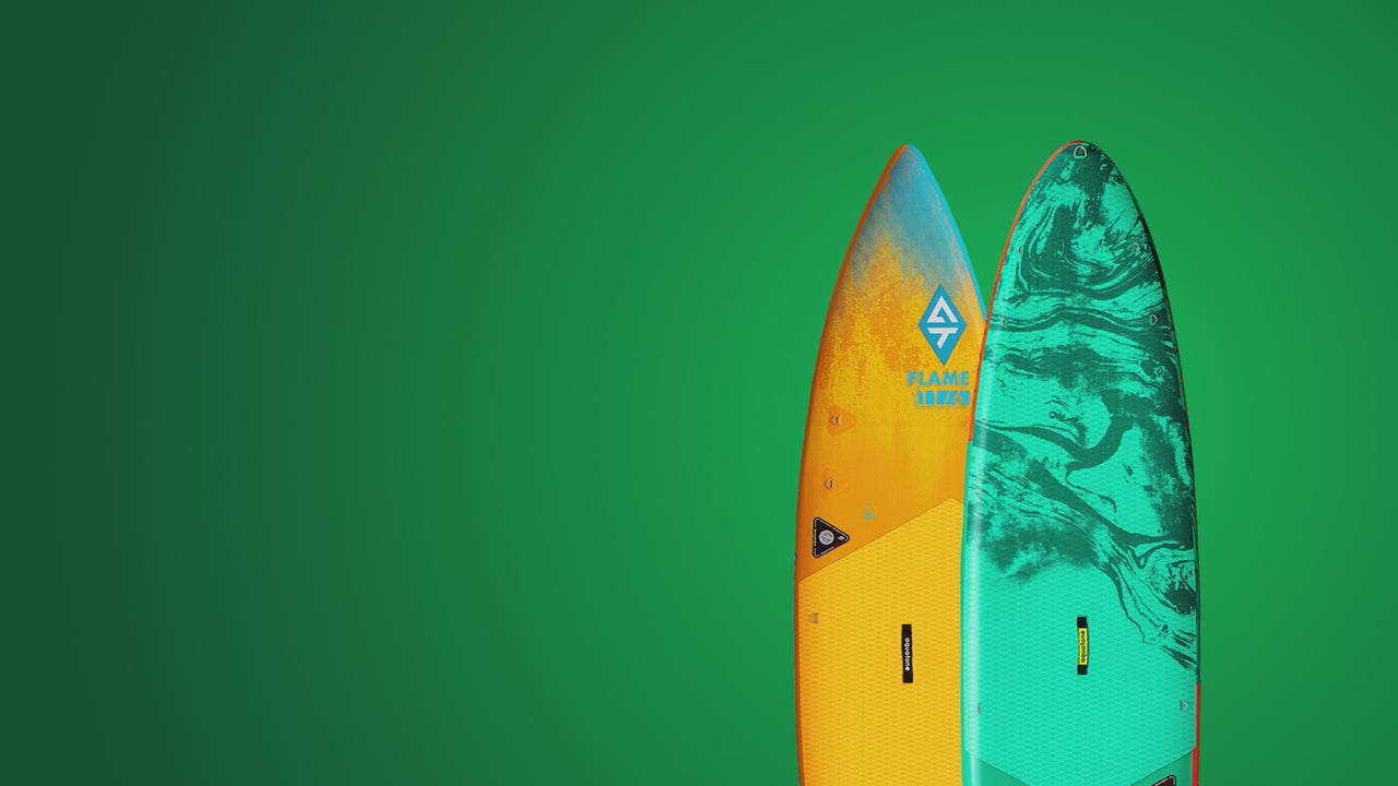 Vaihtuva kuvitus jossa näkyy ensin kaksi SUP-lautaa, sitten valkoinen pakettiauto ja viimeisenä Cavalet-matkalaukku. Jokainen kuva näkyy kaksi sekuntia kerrallaan.